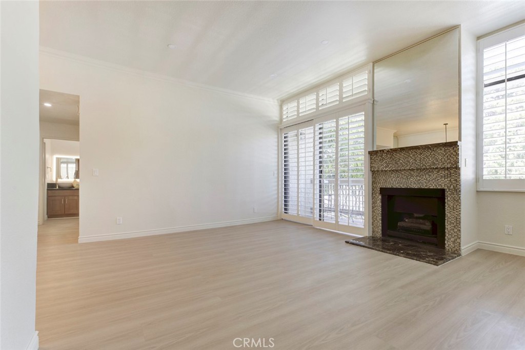 10470 Riverside 102 Property Photo 2