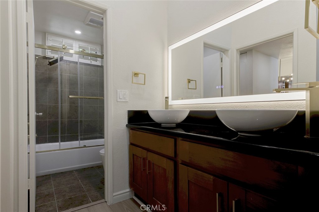 10470 Riverside 102 Property Photo 7