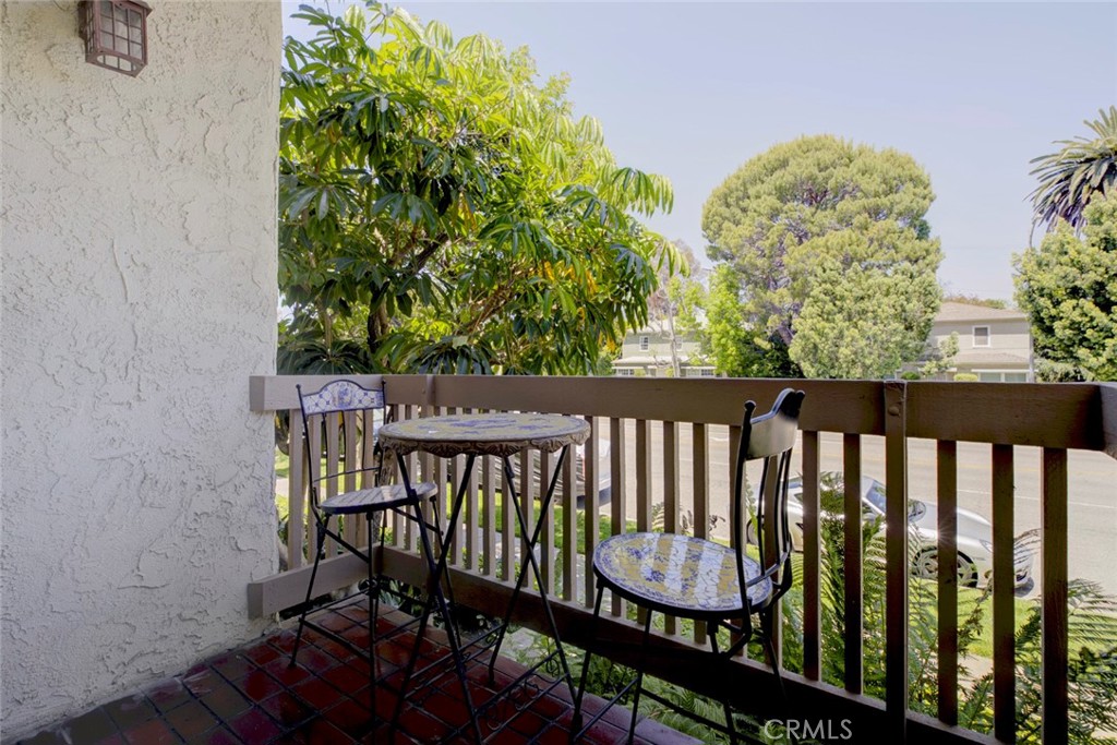 10470 Riverside 102 Property Photo 12