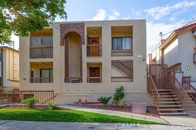 330 Cameron Place 2 Property Photo 2