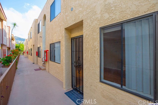 330 Cameron Place 2 Property Photo 3