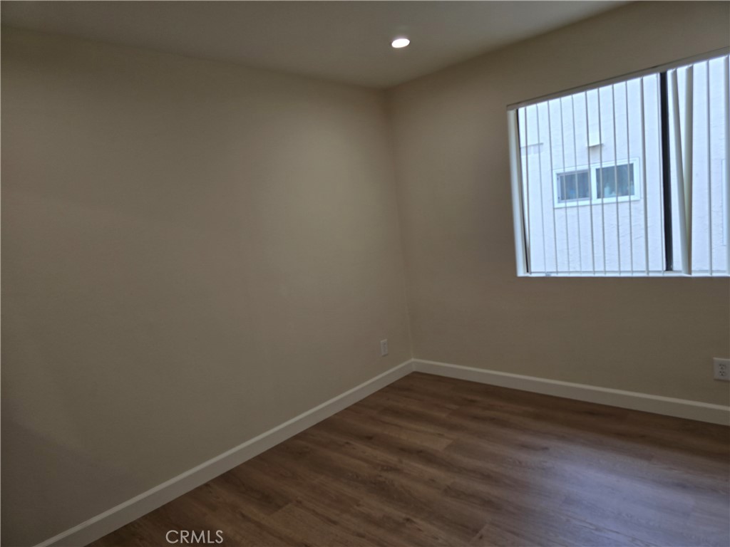330 Cameron Place 2 Property Photo 6
