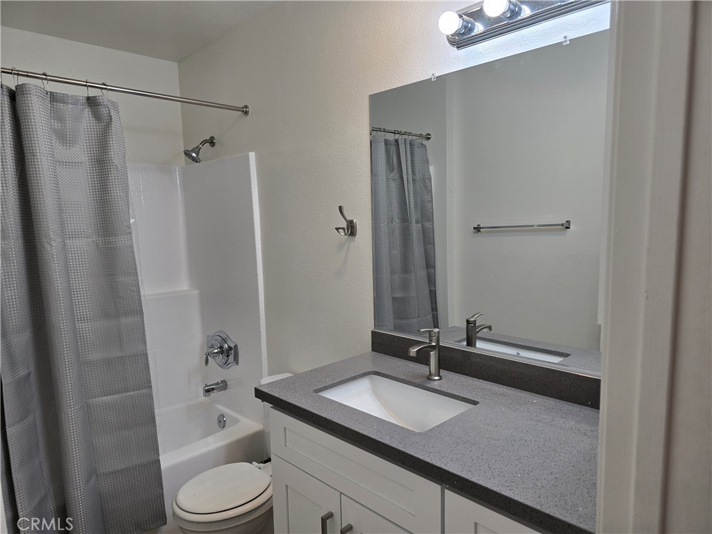 330 Cameron Place 2 Property Photo 10