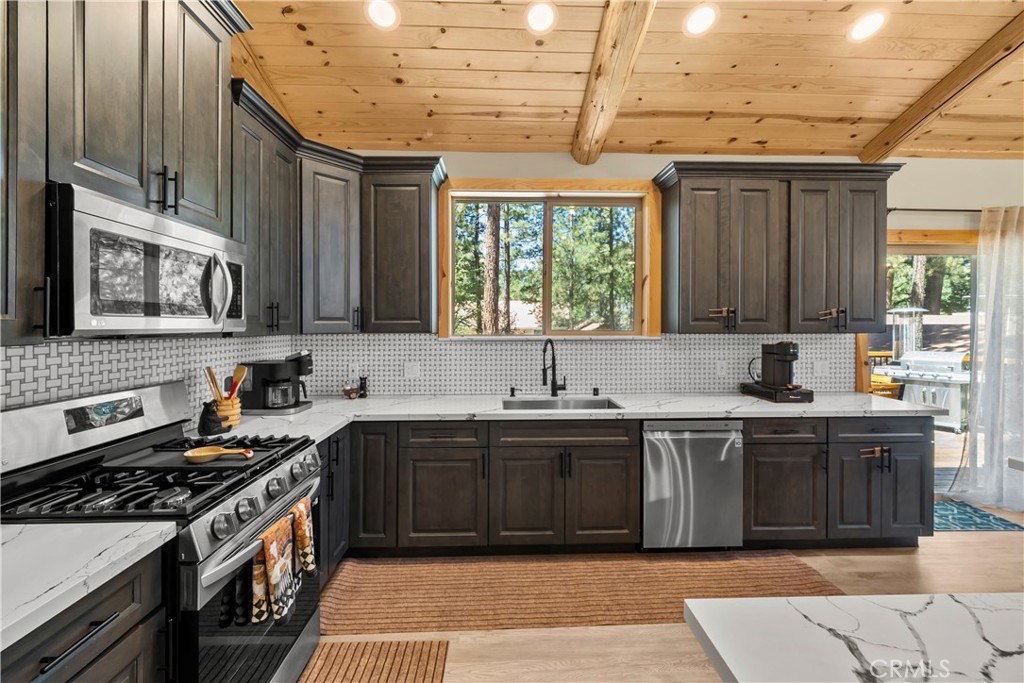 154 Mountain Lake Property Photo 9