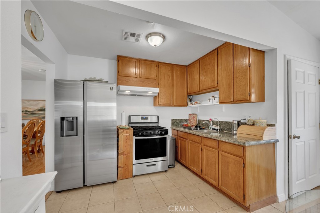 924 E Tujunga Property Photo 16