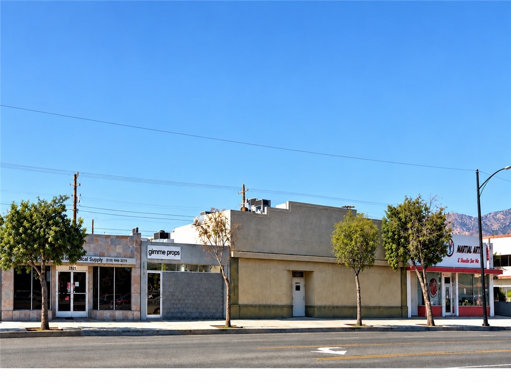 2821 W Burbank Boulevard Property Photo 5