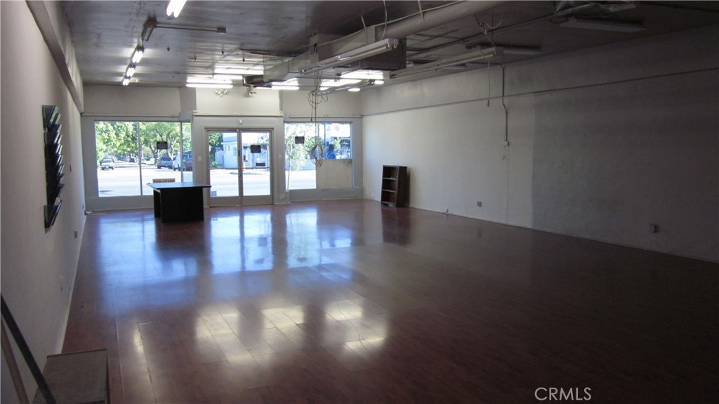2821 W Burbank Boulevard Property Photo 6