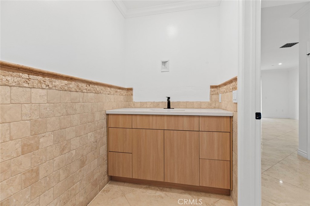 333 Milford Street 105 Property Photo 16