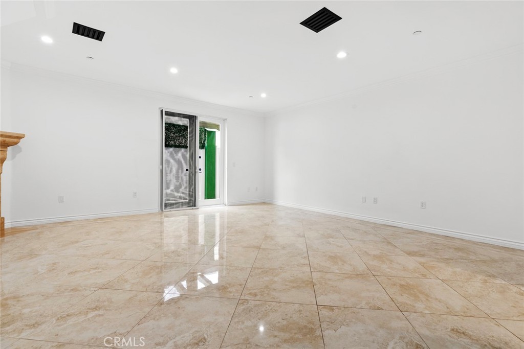 333 Milford Street 105 Property Photo 19