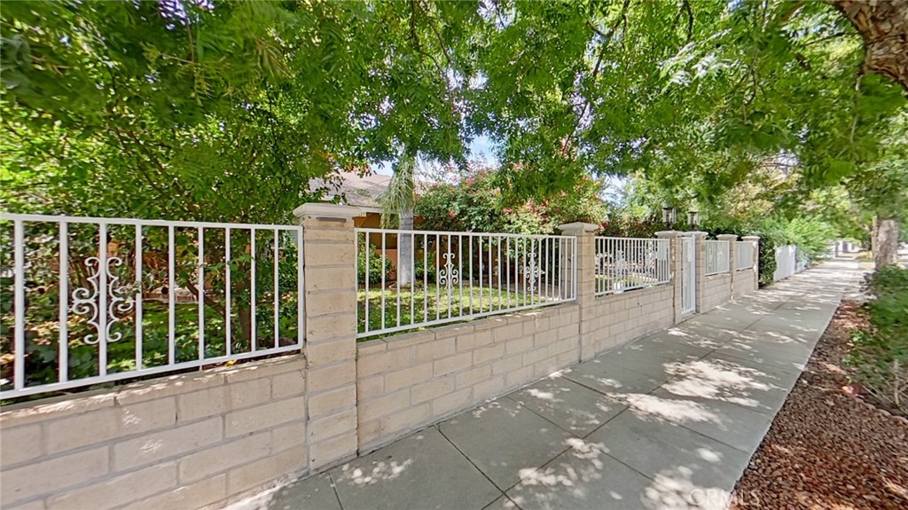 7827 Louise Property Photo 10