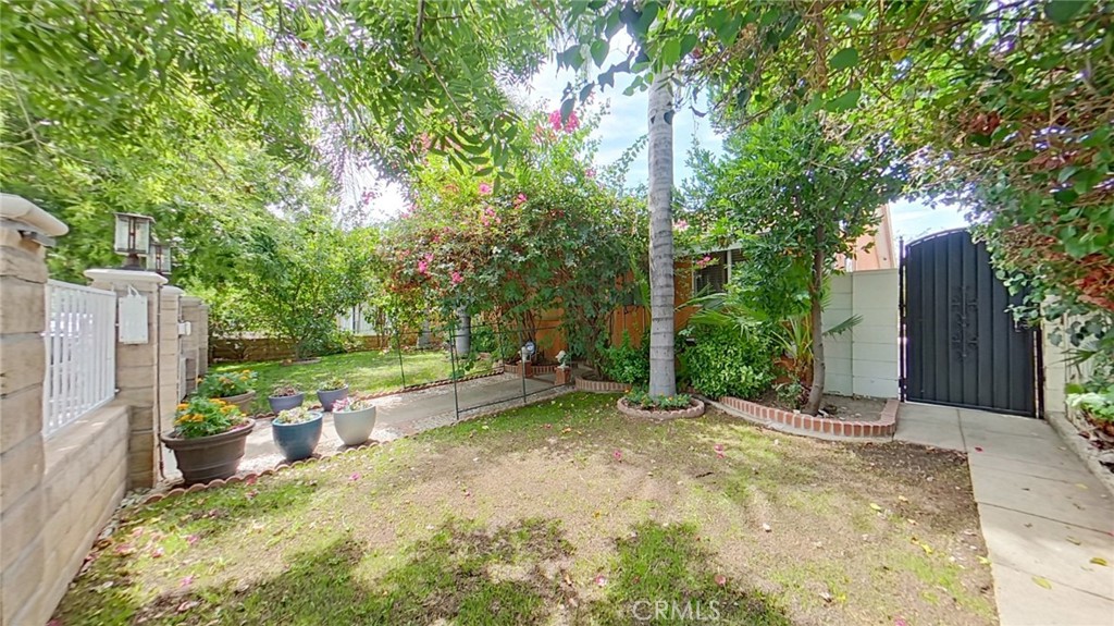7827 Louise Property Photo 11