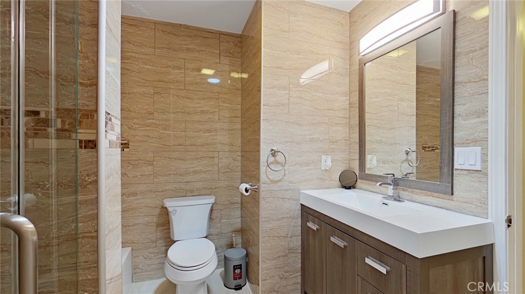 7827 Louise Property Photo 31