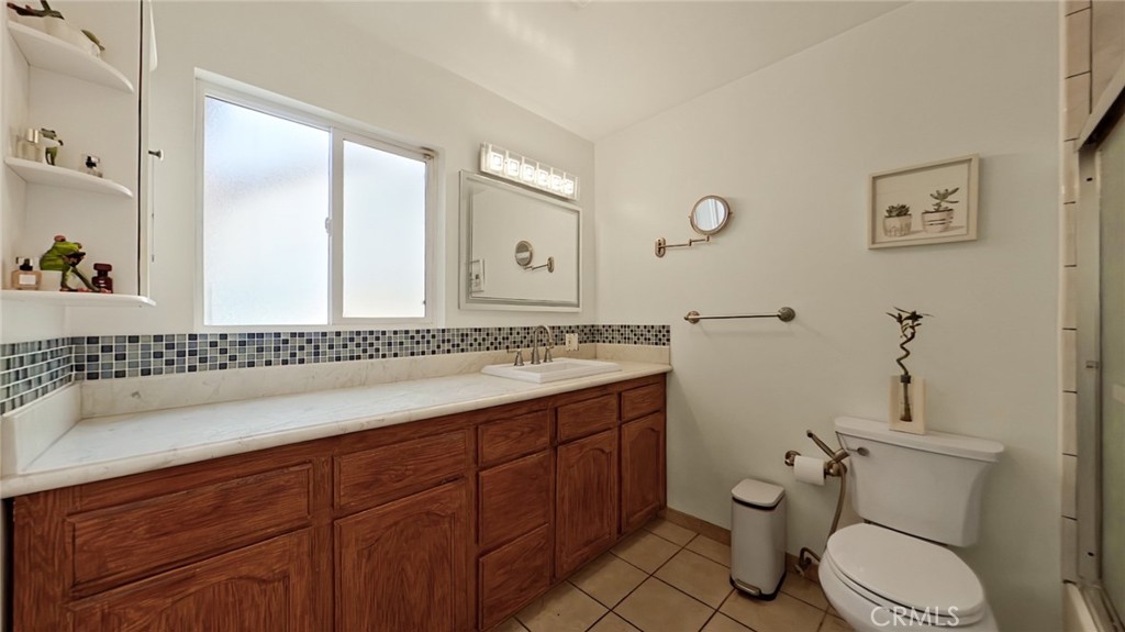 7827 Louise Property Photo 44