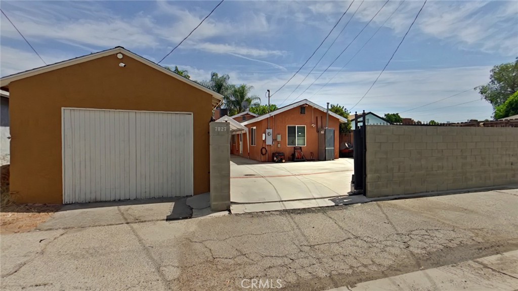 7827 Louise Property Photo 56