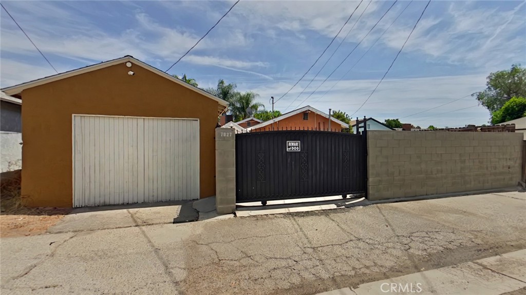 7827 Louise Property Photo 57