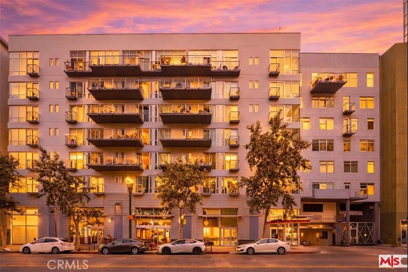 645 W 9th Property Photo 10
