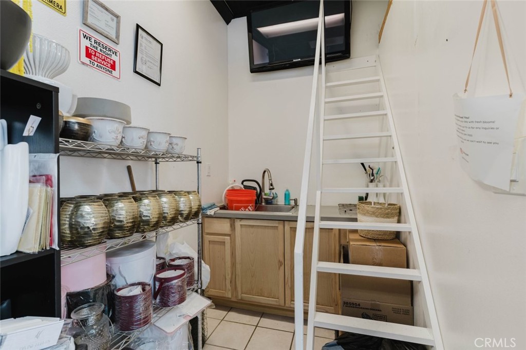 3924 Foothill Boulevard Property Photo 18