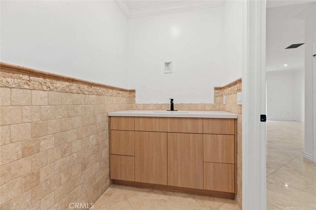 333 Milford Street 105 Property Photo 15