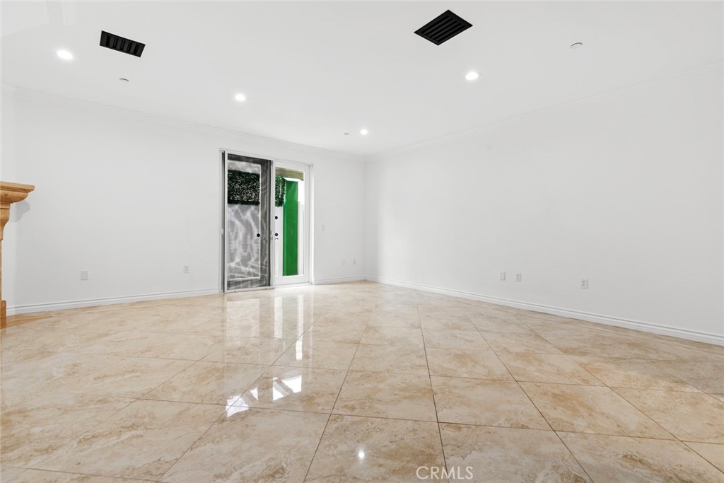 333 Milford Street 105 Property Photo 18