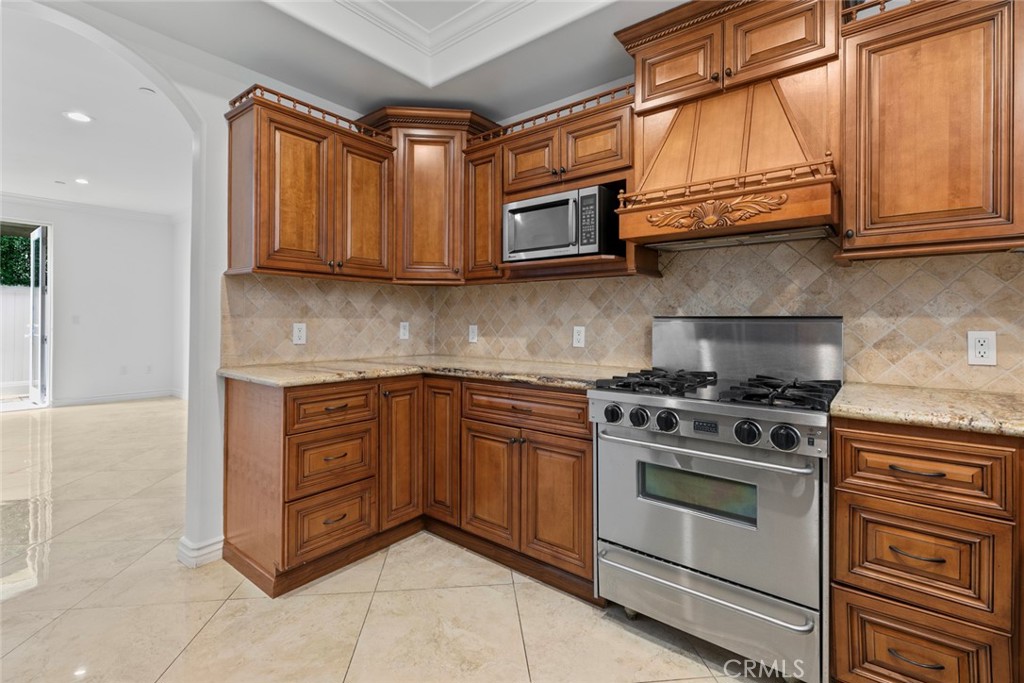333 Milford Street 105 Property Photo 25