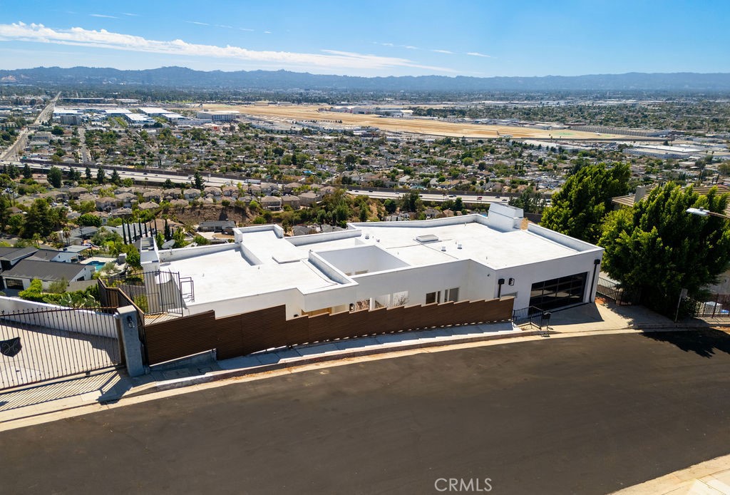 10050 Olivia Terrace Property Photo 6
