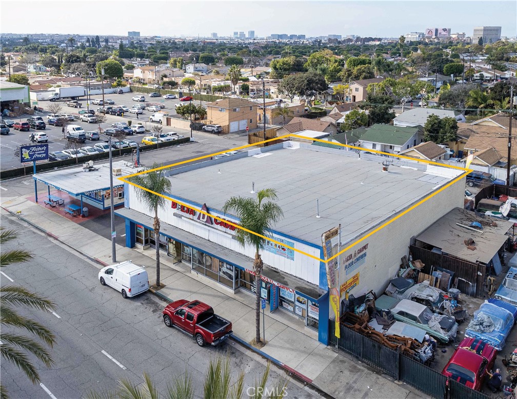 979 S La Brea Avenue Property Photo 1