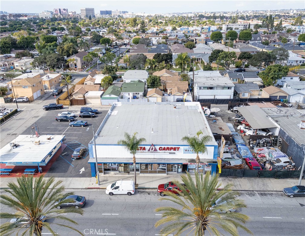 979 S La Brea Avenue Property Photo 2