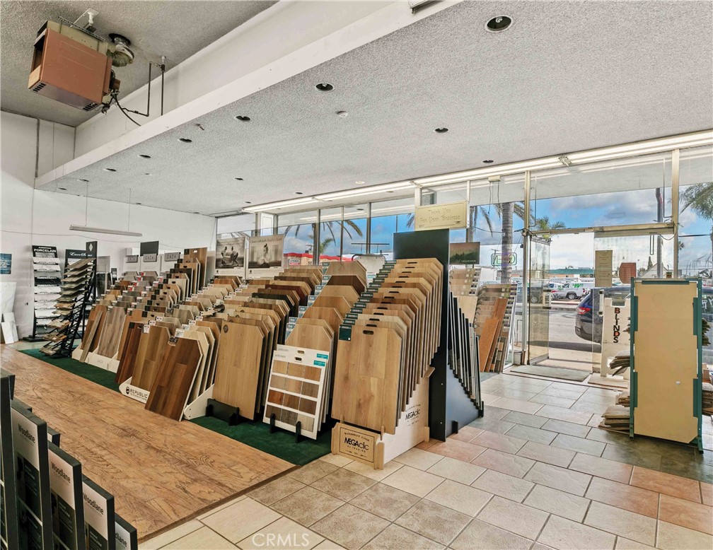 979 S La Brea Avenue Property Photo 20