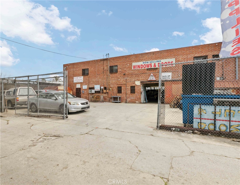 979 S La Brea Avenue Property Photo 21