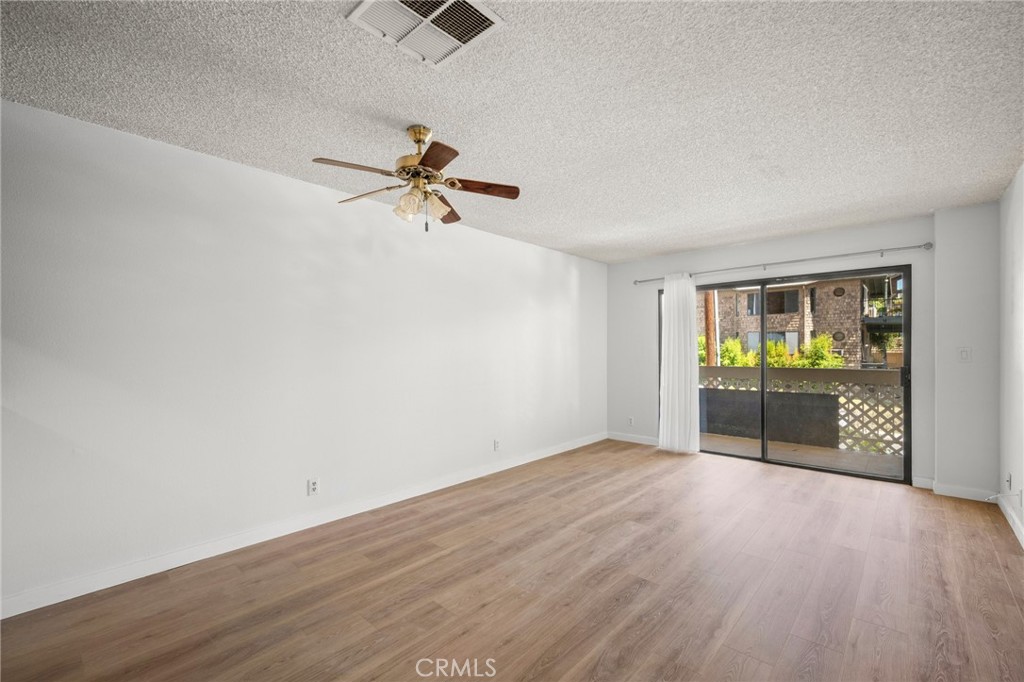 10149 Commerce Avenue 25 Property Photo 5