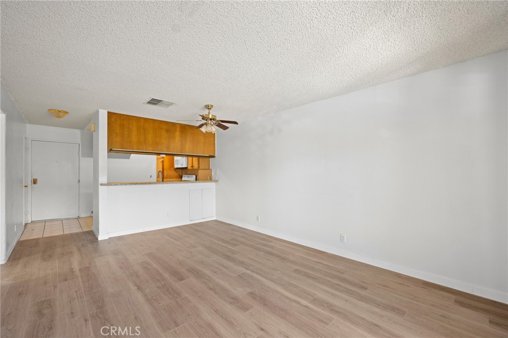 10149 Commerce Avenue 25 Property Photo 6