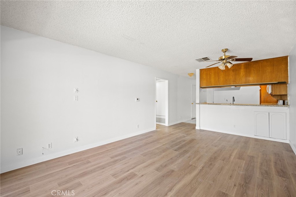 10149 Commerce Avenue 25 Property Photo 7