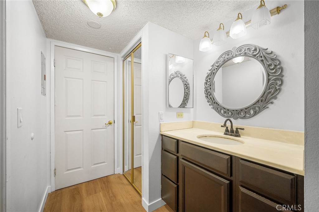 10149 Commerce Avenue 25 Property Photo 15