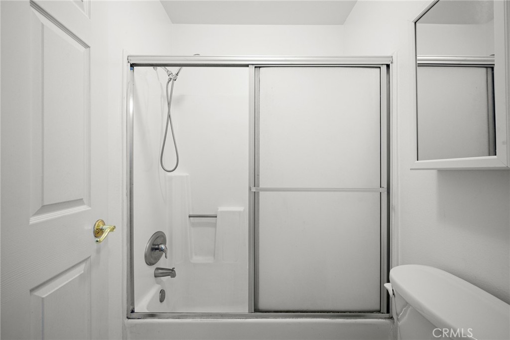10149 Commerce Avenue 25 Property Photo 16