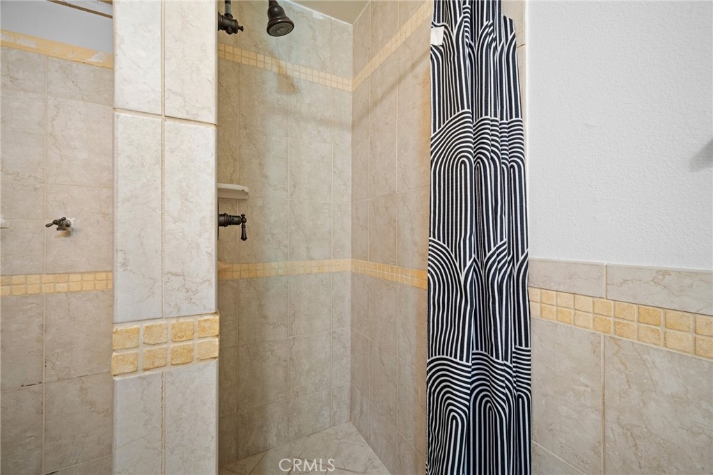 10149 Commerce Avenue 25 Property Photo 20