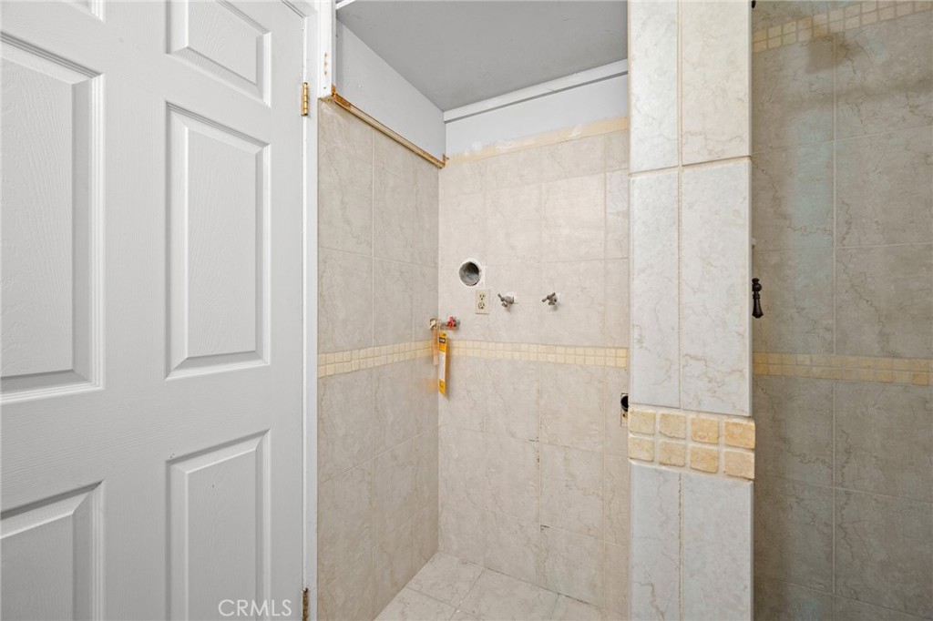 10149 Commerce Avenue 25 Property Photo 21