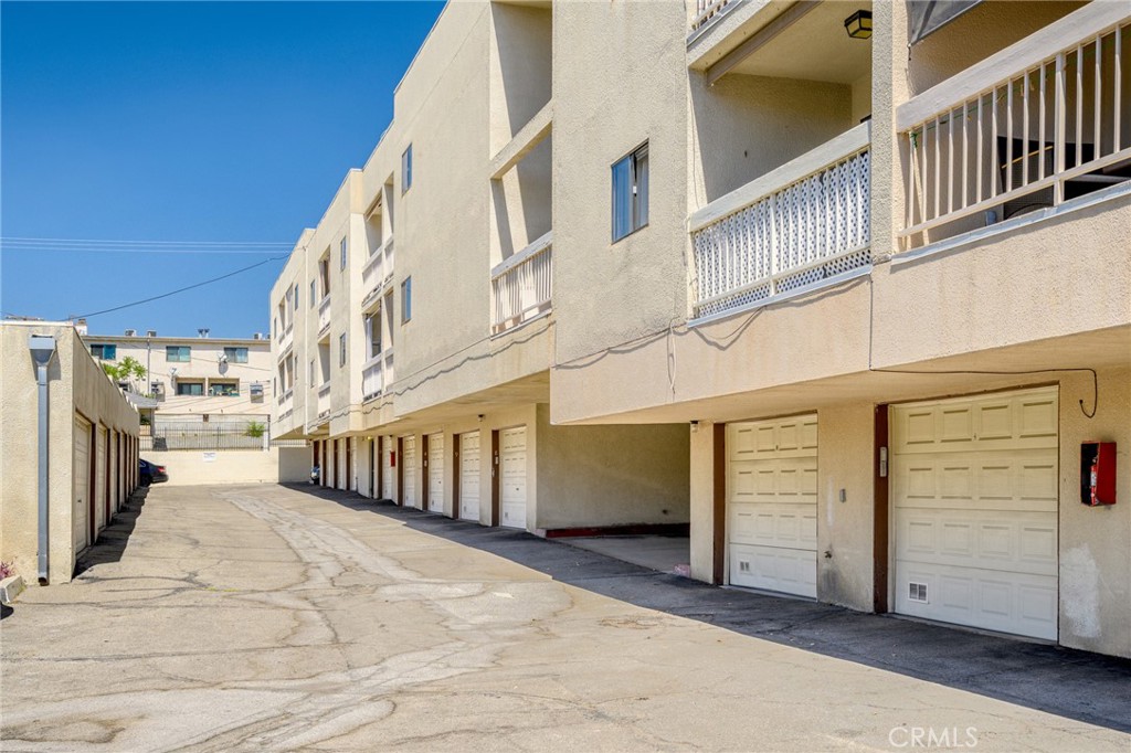 10149 Commerce Avenue 25 Property Photo 23