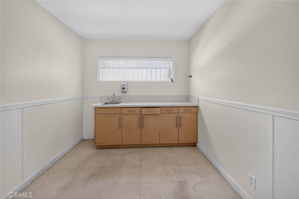 1411 W Olive Avenue D Property Photo 11