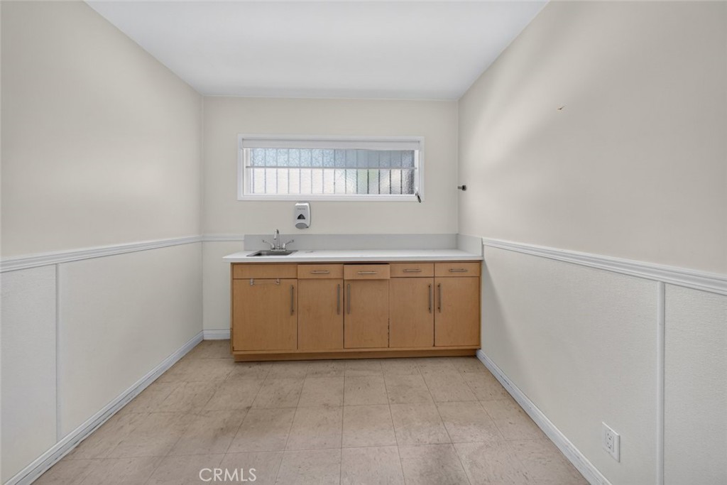 1411 W Olive Avenue D Property Photo 12