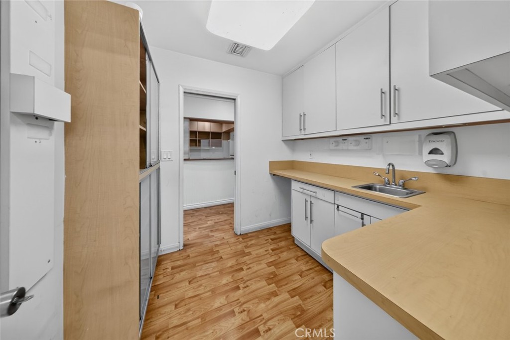 1411 W Olive Avenue D Property Photo 17