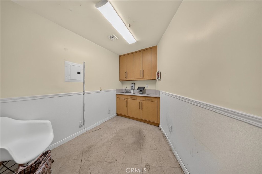 1411 W Olive Avenue D Property Photo 22