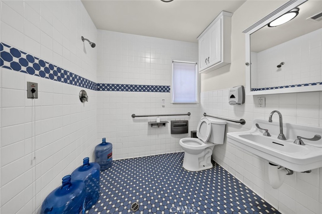 1411 W Olive Avenue D Property Photo 24