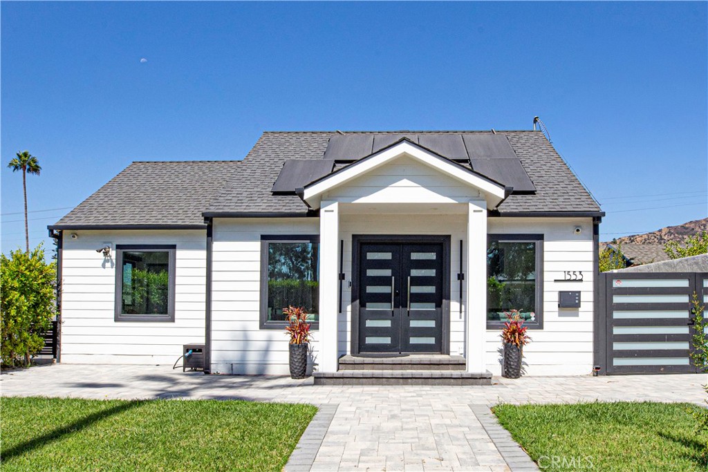 1553 Western Property Photo 1