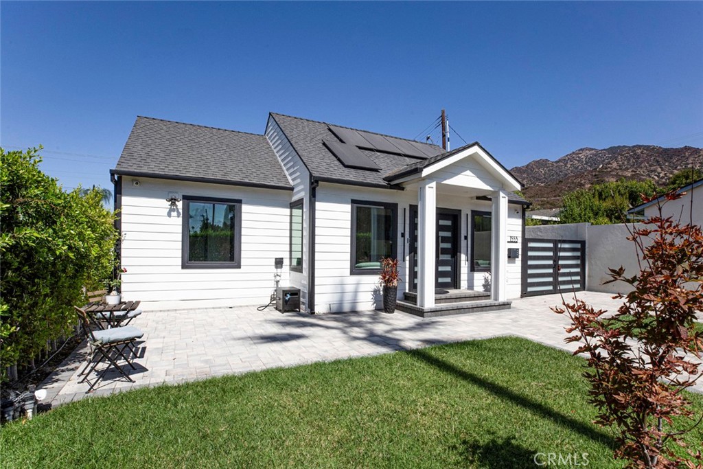 1553 Western Property Photo 2
