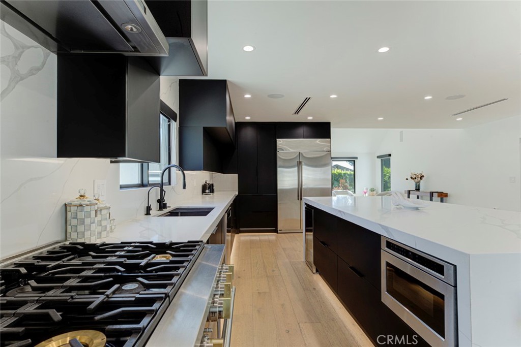 1553 Western Property Photo 9
