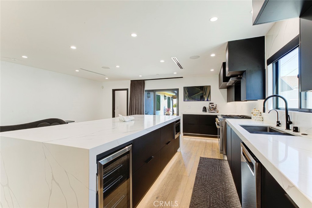 1553 Western Property Photo 10