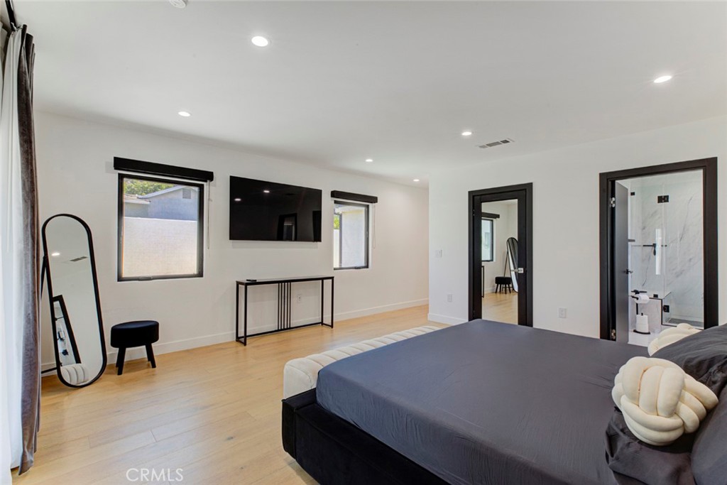 1553 Western Property Photo 11