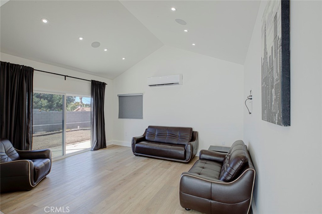 1553 Western Property Photo 22