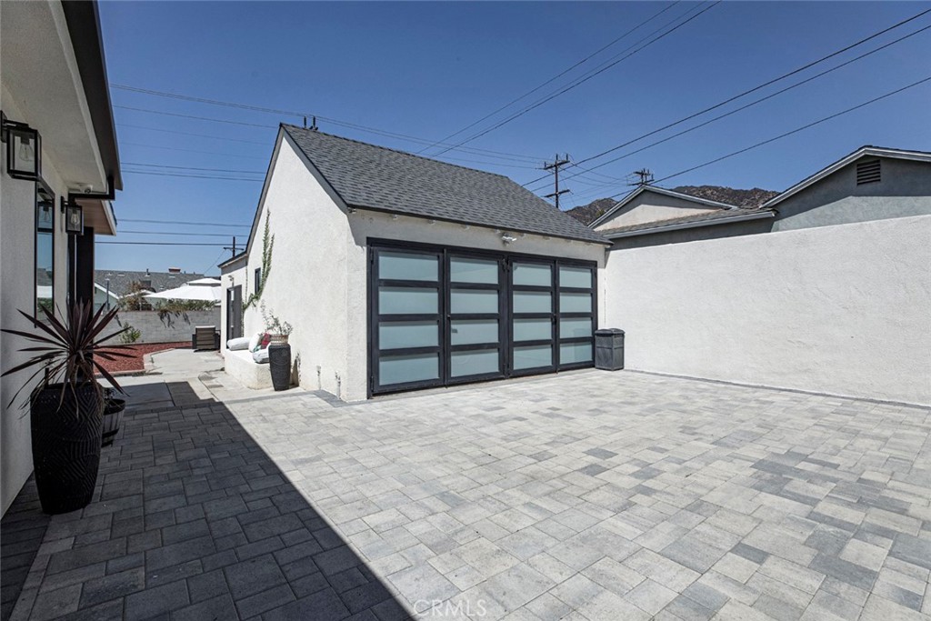 1553 Western Property Photo 26