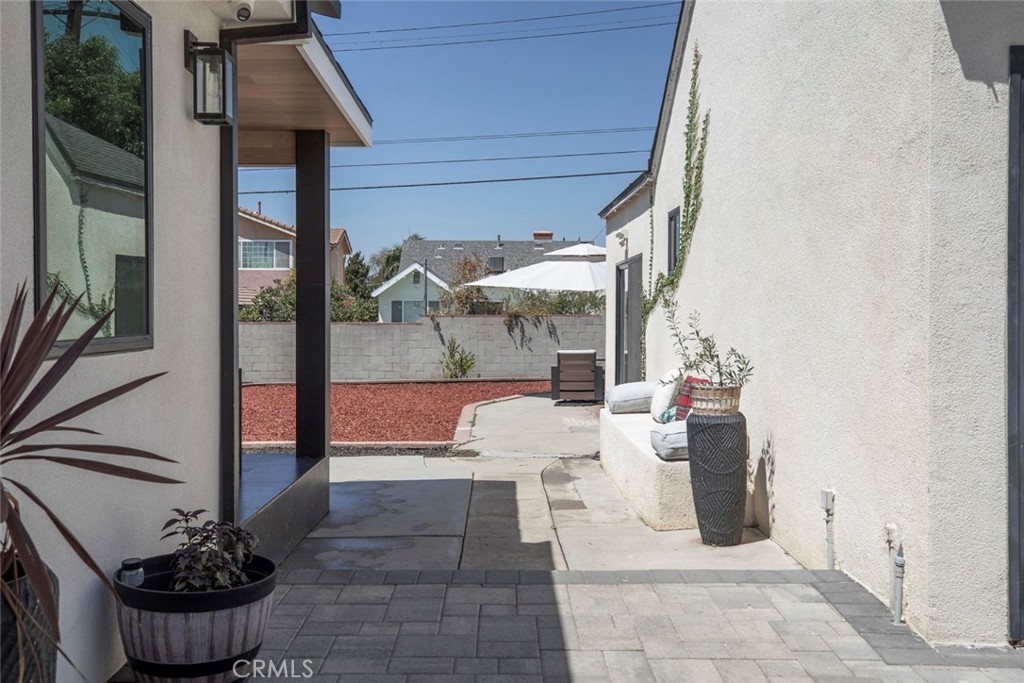 1553 Western Property Photo 27